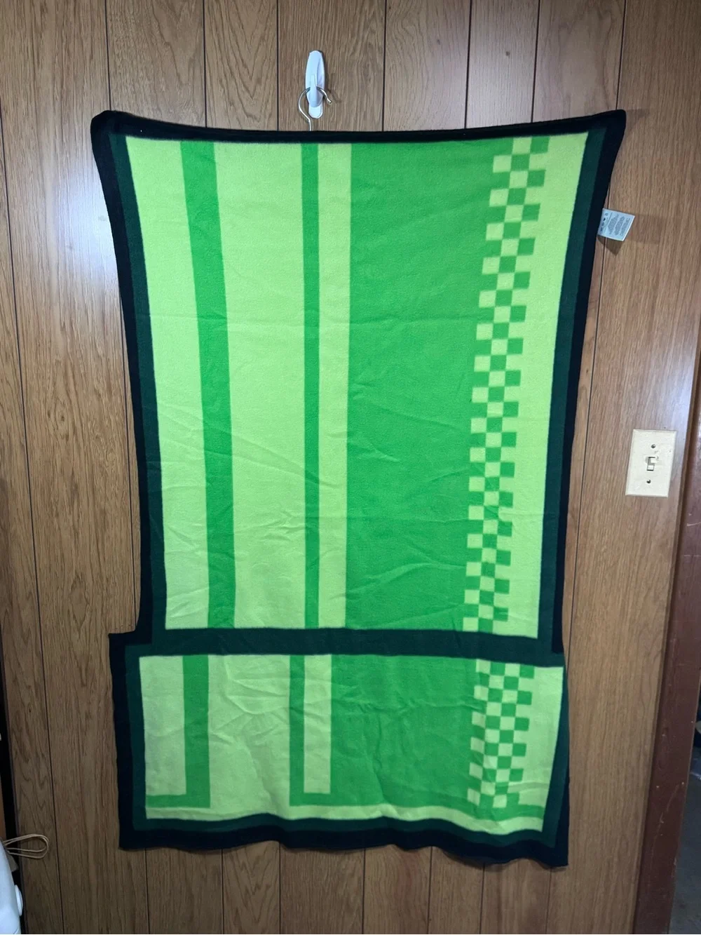 Nintendo Mario Green Pipe Throw Blanket - 51.5” long, 30.5” wide‎